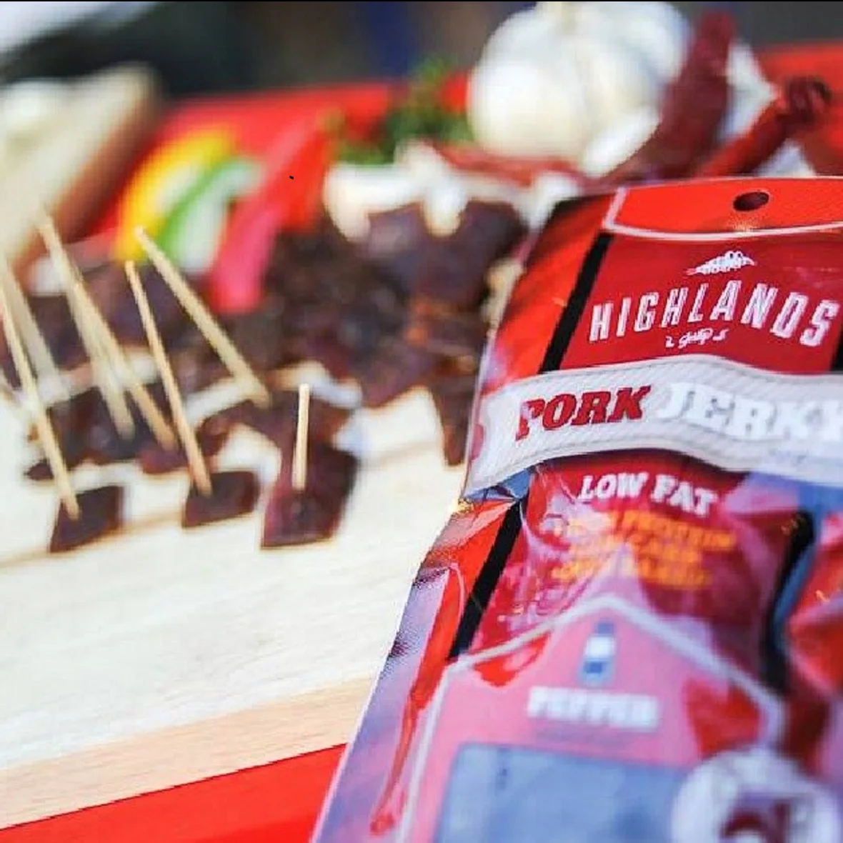МЯСНЫЕ ЗАКУСКИ из говядины Jerky - Highland (готов к употреблению)