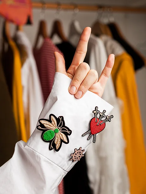 Customized brooch/Fashion High Quality Hand Embroidered brooch/ Best Quality Custom Made Hand Embroidered Badges Work
