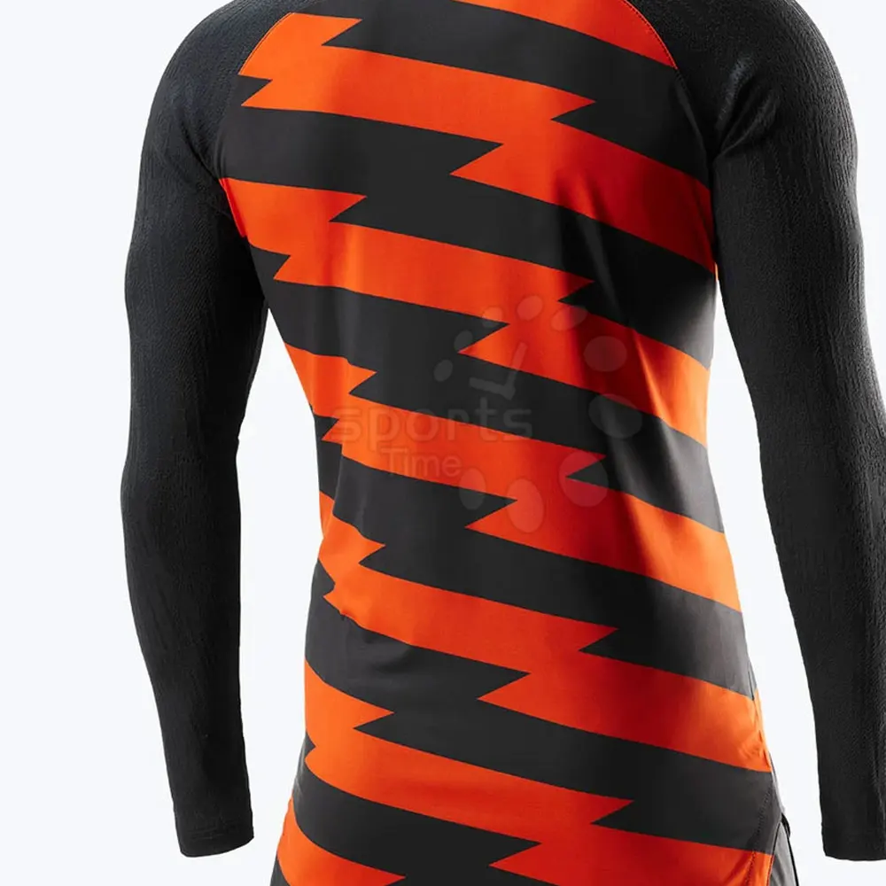 100% polyester Soccer Uniform Set Goalkeeper Sports Jersey New fashion wear