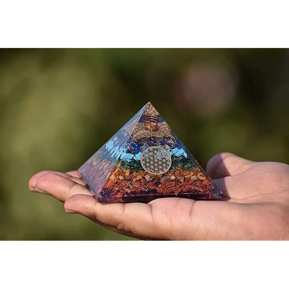 Wholesale Seven Chakra Orgonite Pyramid Healing Crystal Natural Seven Chakra Orgone Pyramid for Meditation orgone Product