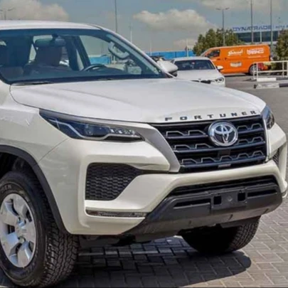 BUY FAIRLY USED (LHD) Toyota Fortuner 2.7P 2021 WHITE