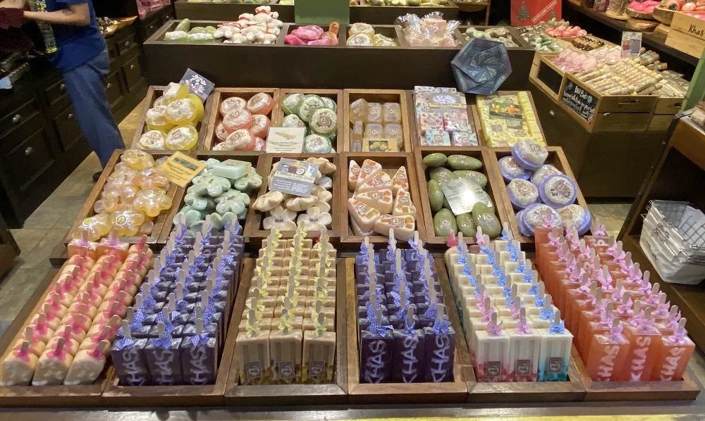  Дешевое натуральное твердое травяное мыло Khas с отбеливанием и базовой функцией очистки для взрослых из Таиланда