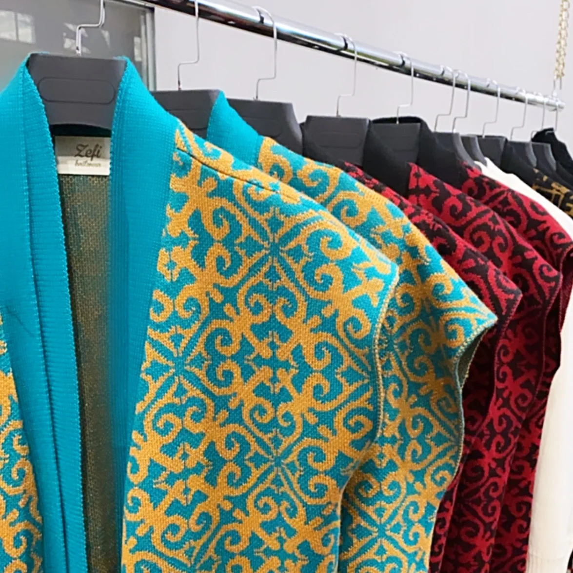 Модный женский вязаный шерстяной жилет Tengri белый цвет с принтом