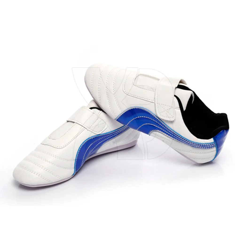 Обувь для боевых искусств для мужчин используется для карате белого цвета