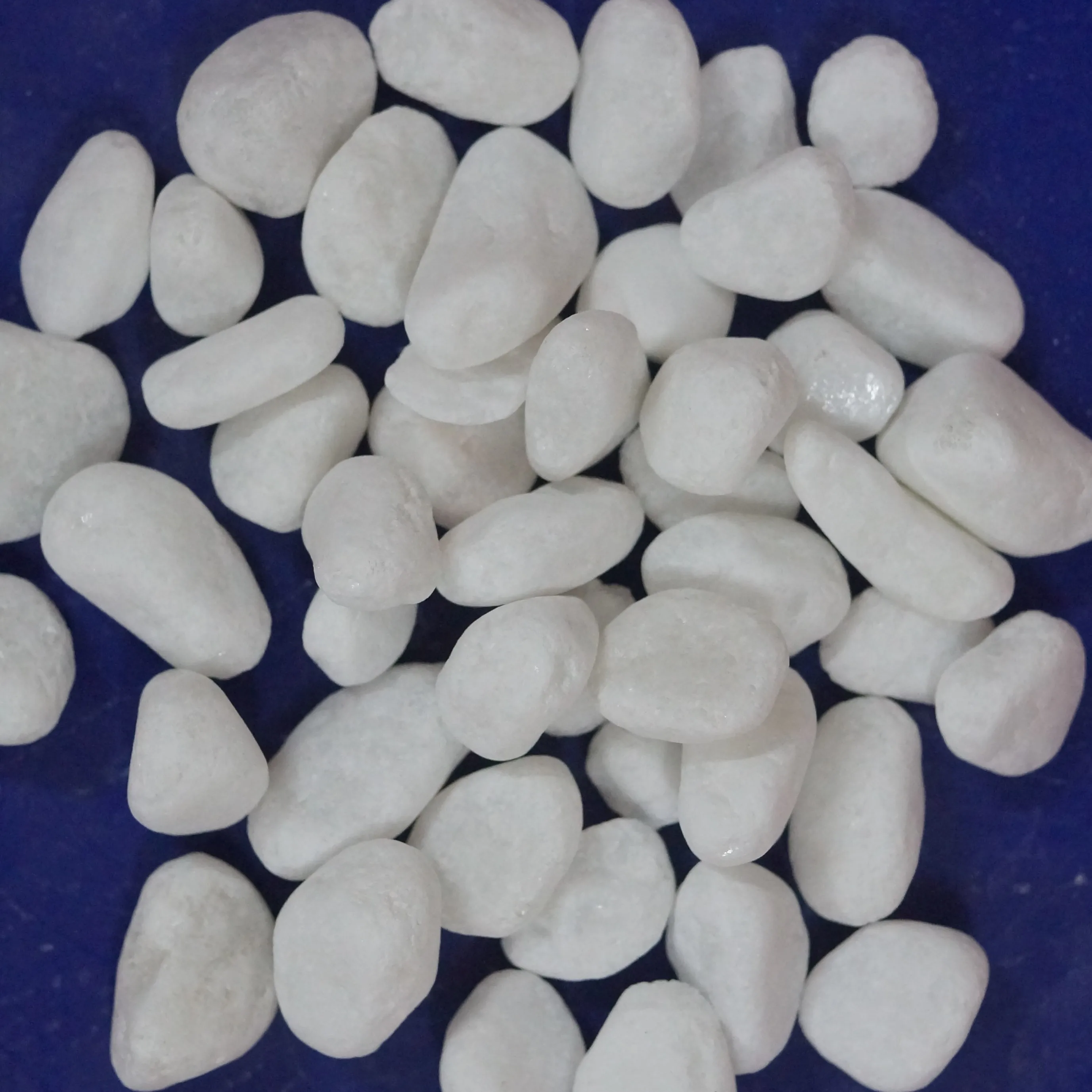 Modern Design Snow White Cobble Pebble Stones Natural Surface Gravel for Garden Aquarium and Landscaping Decorative Stone