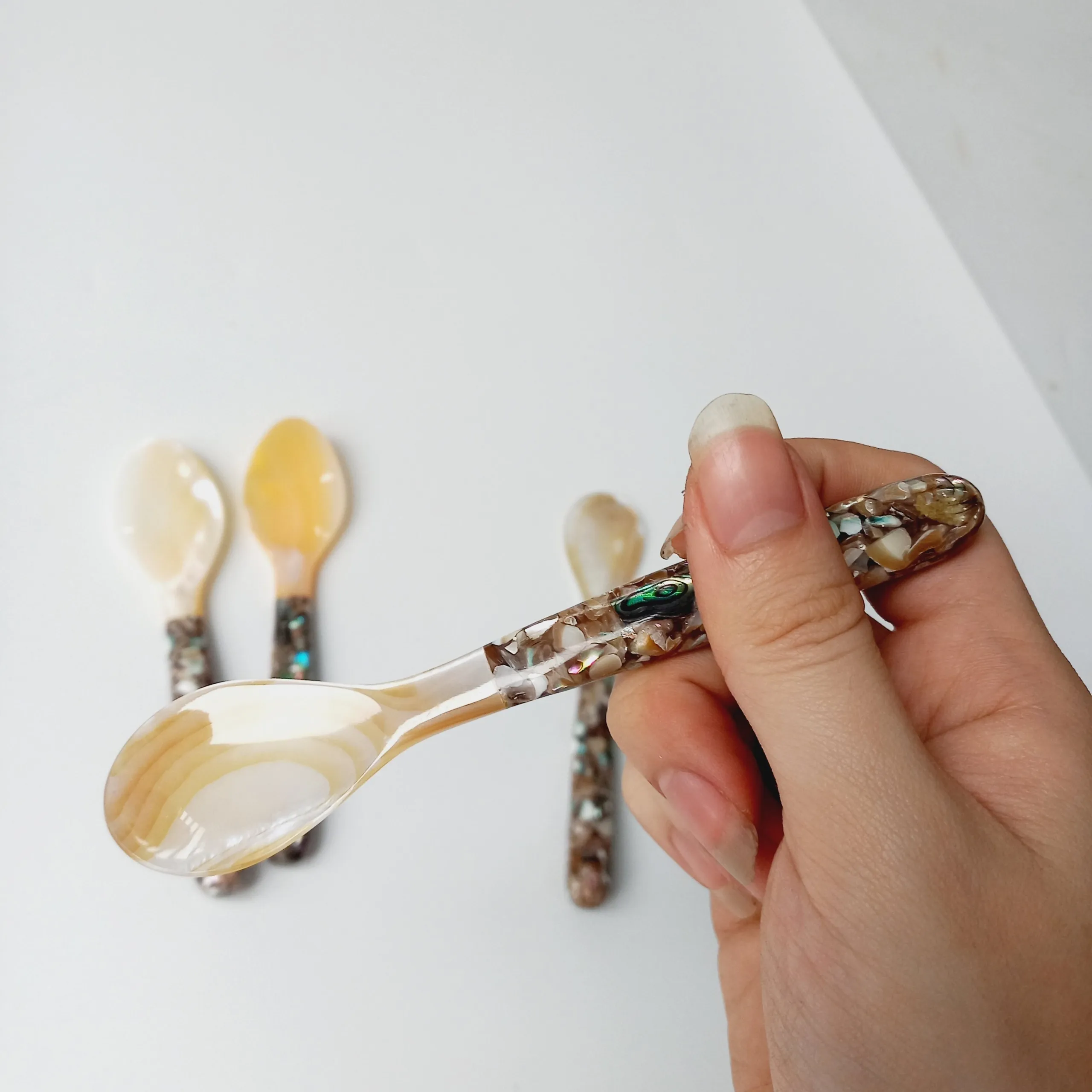 Handicraft Ice Cream Mother of Pearl Caviar Tea Spoon Shell Spoon Coffee Spoon Seashell Inlaid Handle Wholesale Exquisite