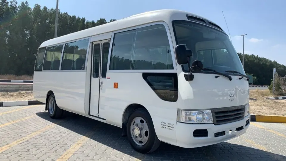 Довольно бывшие в употреблении сидения Toyota Coaster 2015 30