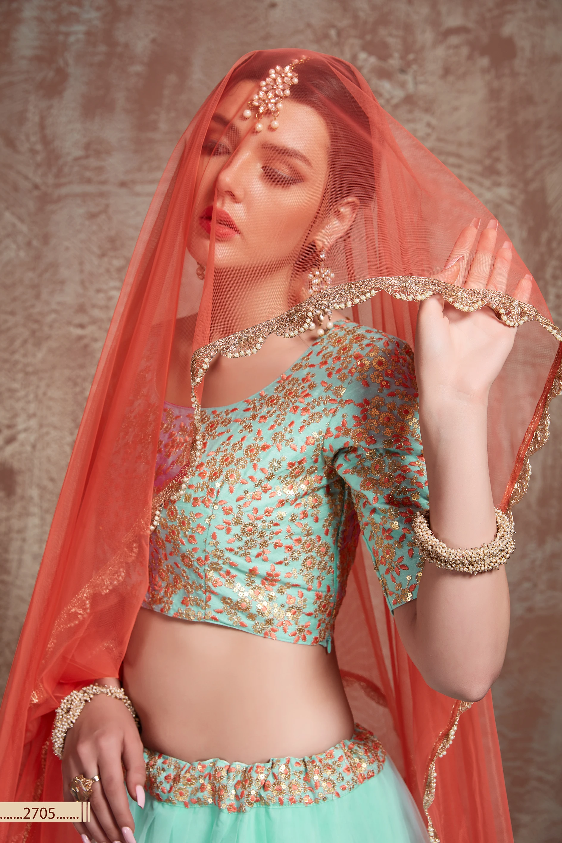 Высокопоставленные по требованию Модные свадебные платья Lehenga Choli для вечеринки Свадебные низкой цене оптовой из Индии