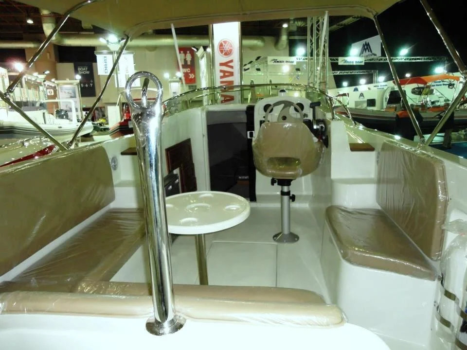 OPEN DECK PLEASURE FIBERGLASS HULL BOAT SAFTER 680 WALK AROUND