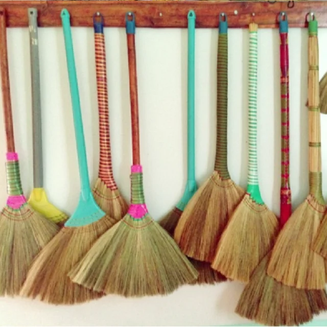 NATURAL BURMA GRASS BROOM/ GRASS BROOM/ SOFT STRAW BROOM