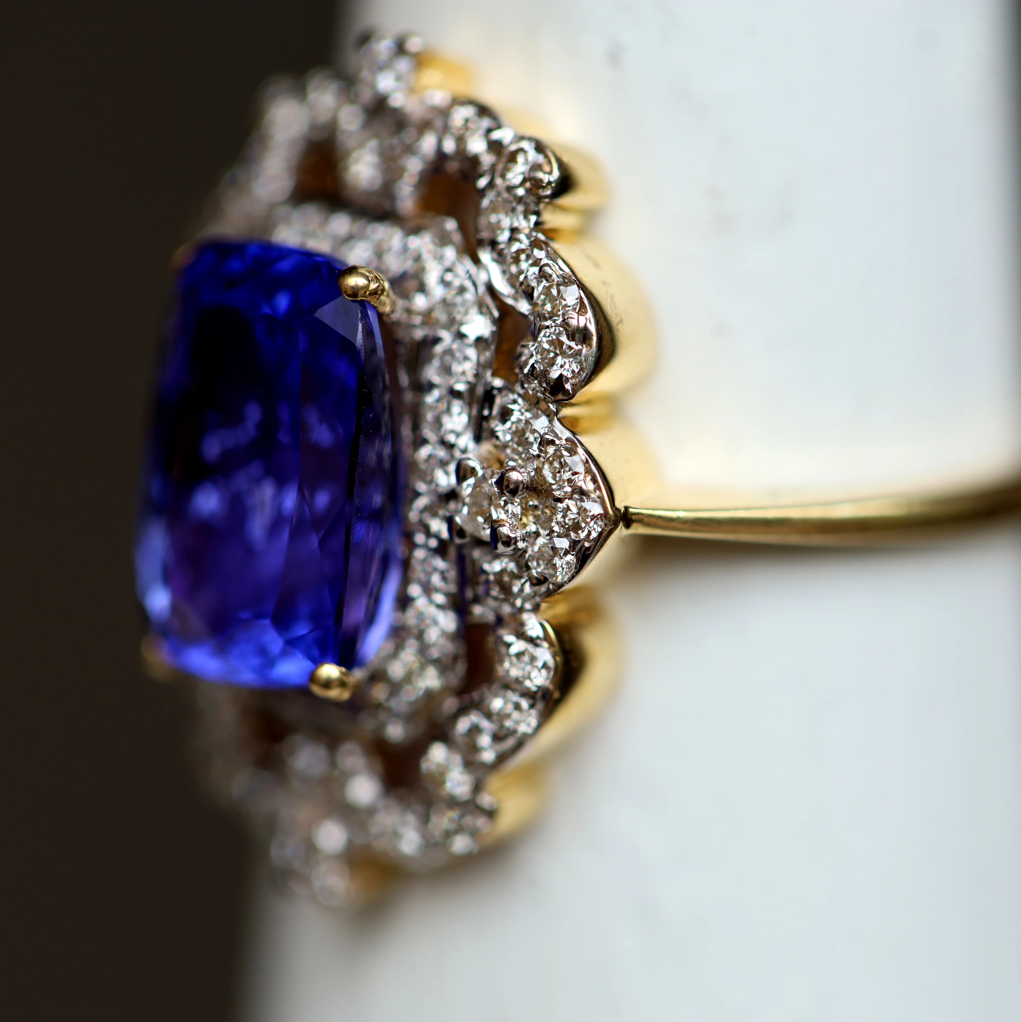 New Year High Quality Natural Blue Sapphire Gemstone 14k Solid Gold Diamond Large Blue Gemstone Vintage Women Fine jewelry