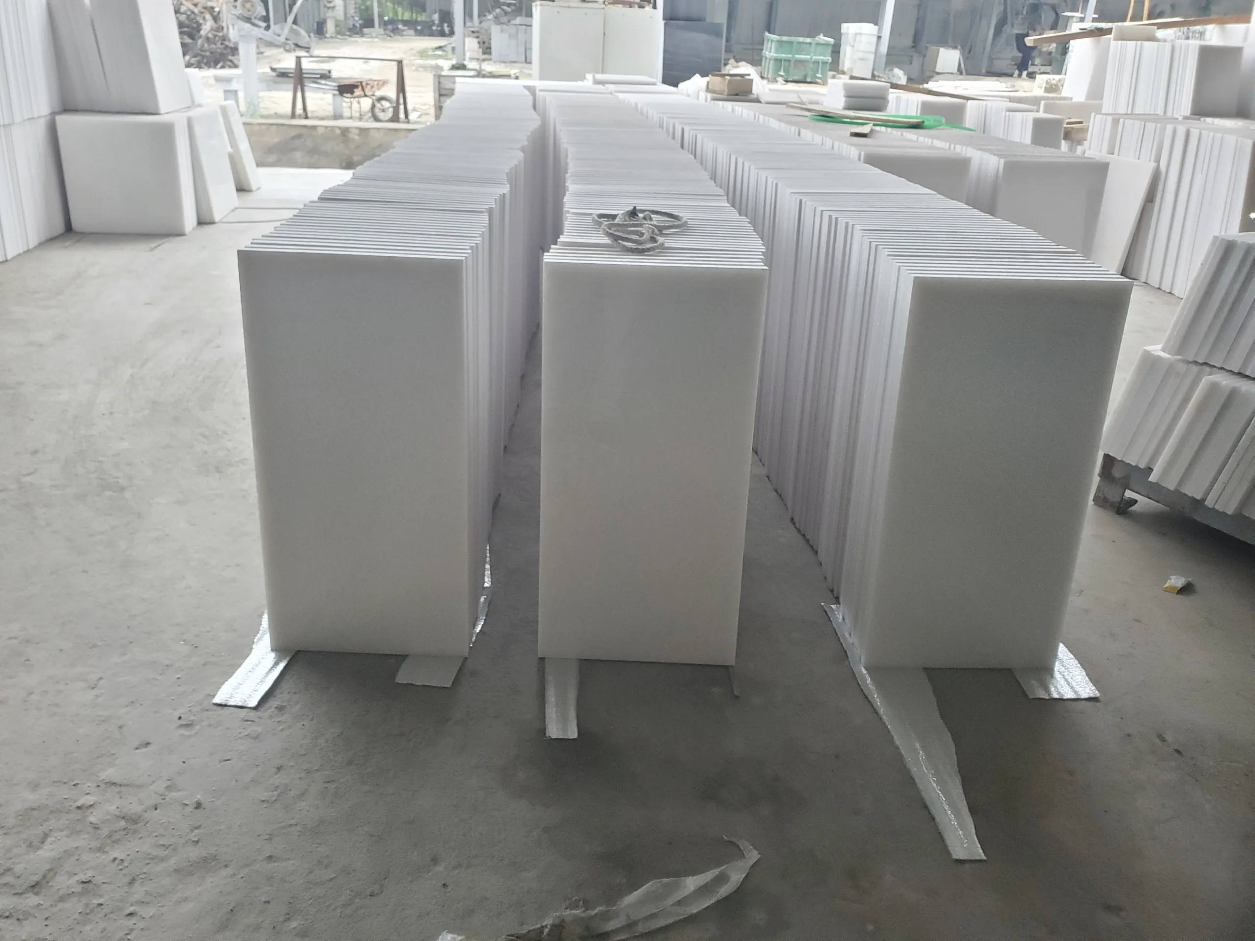 Modern Design Polished & Split Limestone Slab Tile Honed Surface Finish for Outdoor Villa & Exterior Application