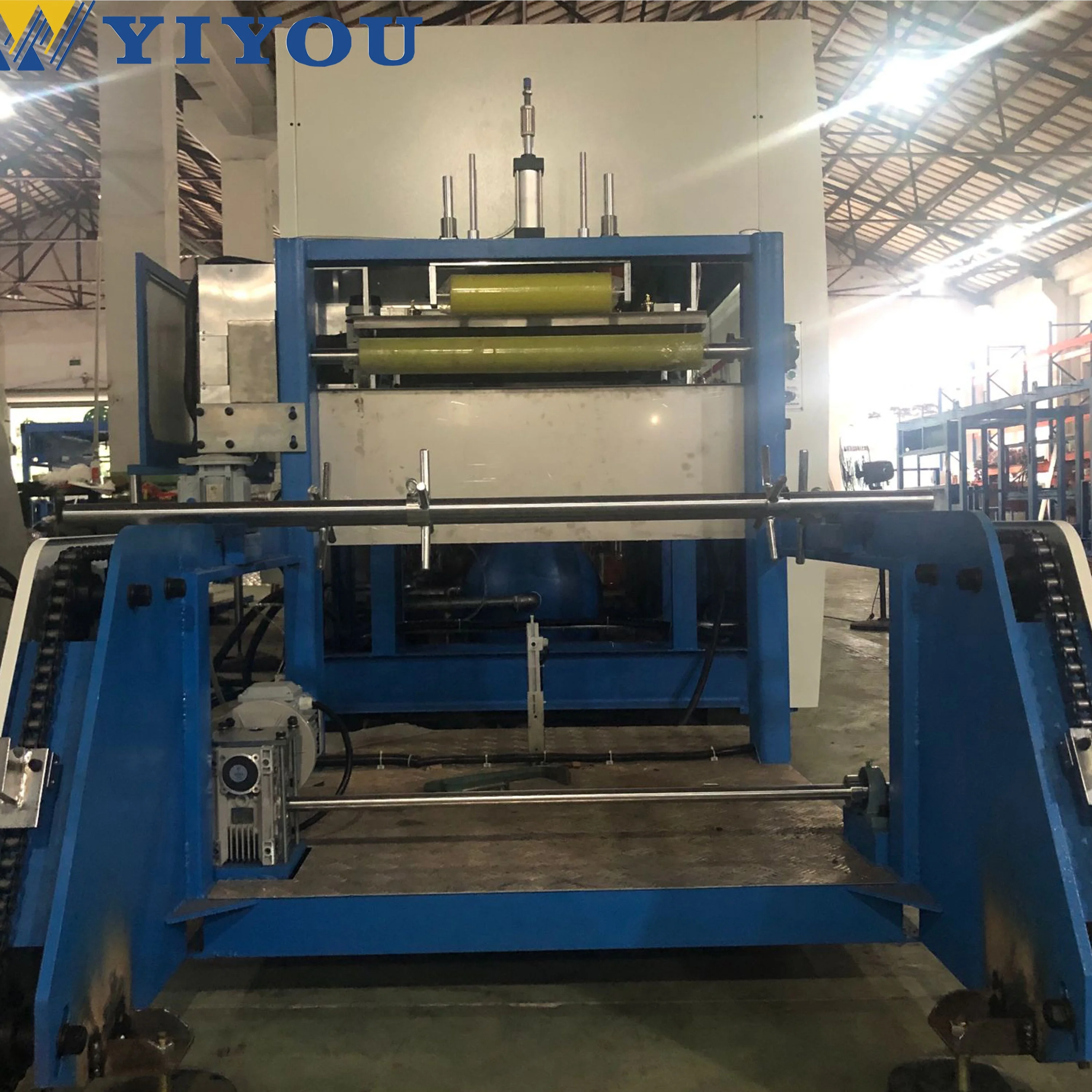 Positive and negative plastic thermo forming machine for plastic plates