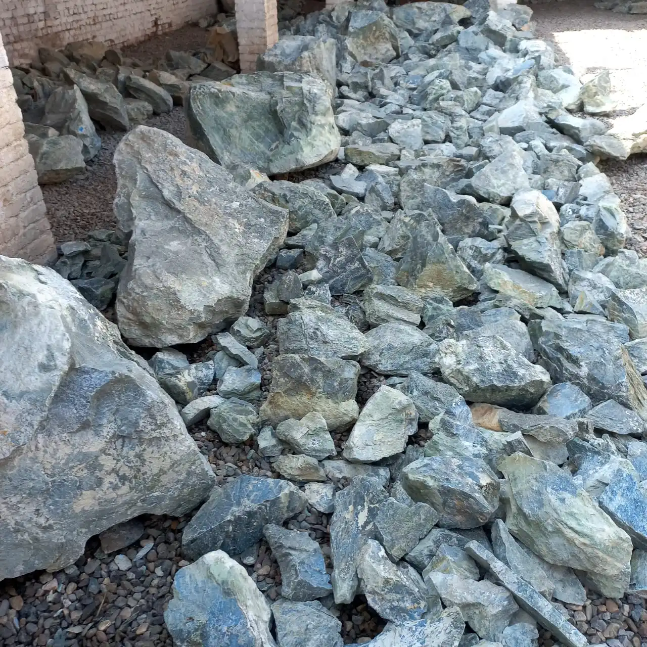 Натуральный нефритовый нефрит из Пакистана с бесплатной доставкой по всему миру