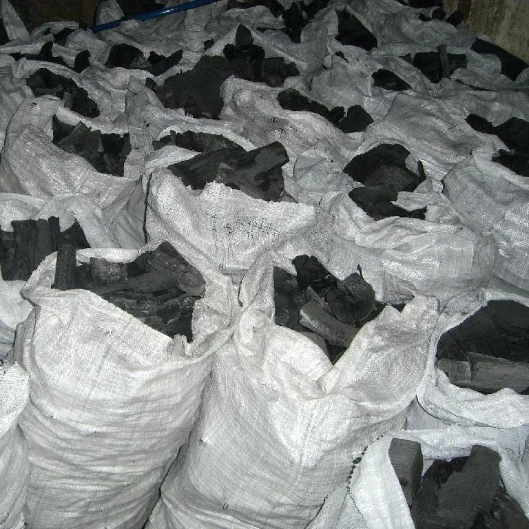 Древесный уголь для барбекю без дыма