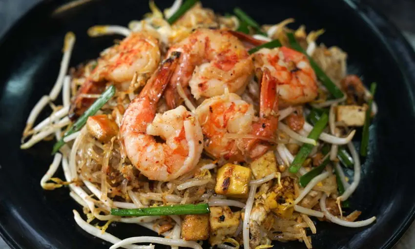 Best seller Ready made food set Pad Thai instant noodles from Nakhon Ratchasima, Thailand.