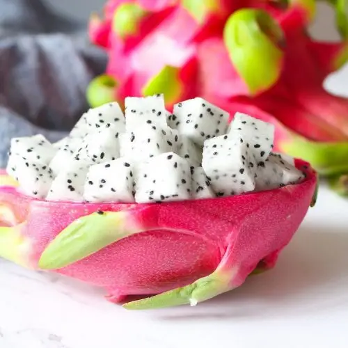 
Safety and tasty dragon fruit Vietnamese specialties / KIO HYUNH +84 34 375 8904 
