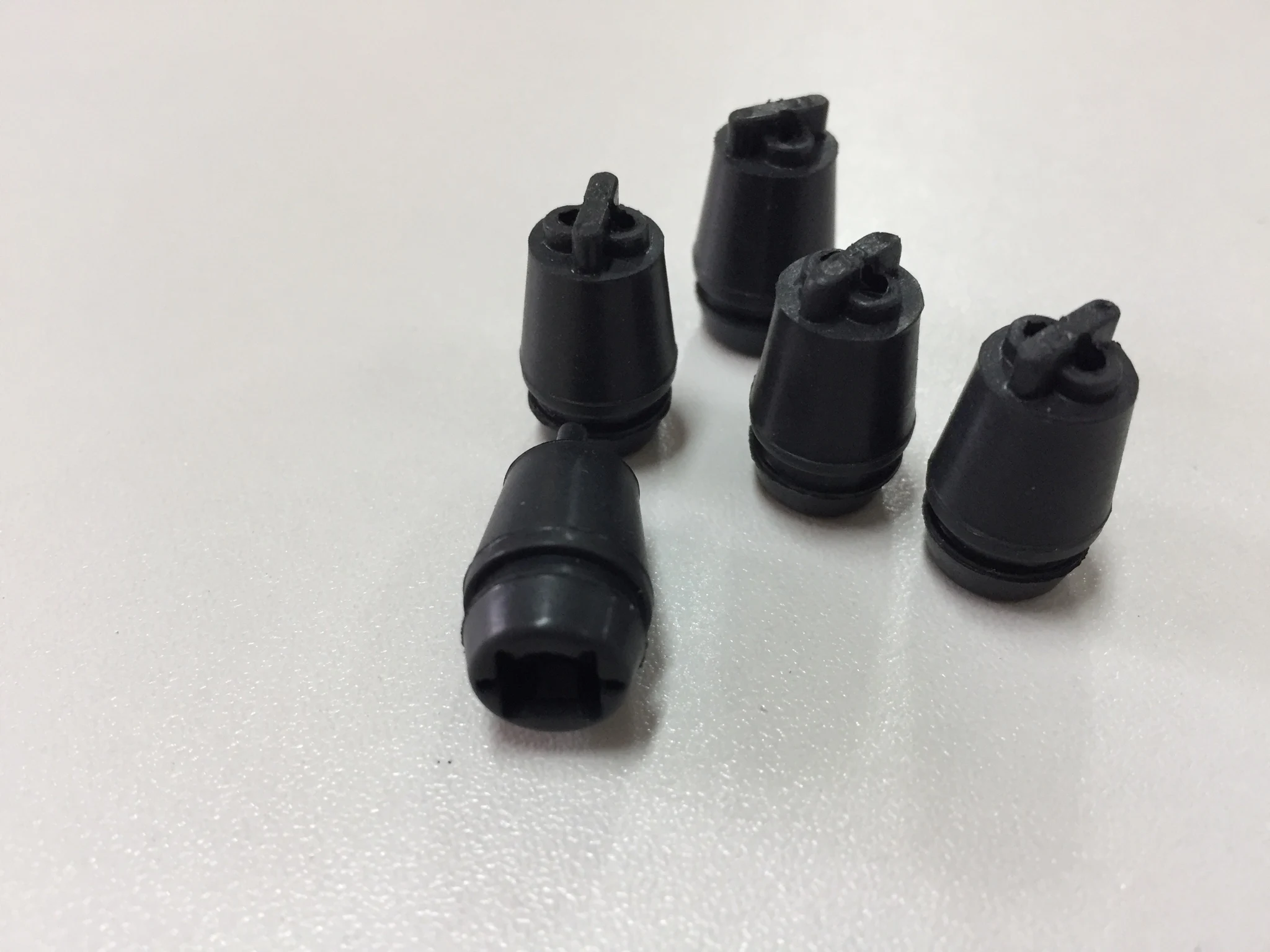  Резиновые запасные части/техническая резина/резиновые изделия на заказ автомобильные части резиновые детали