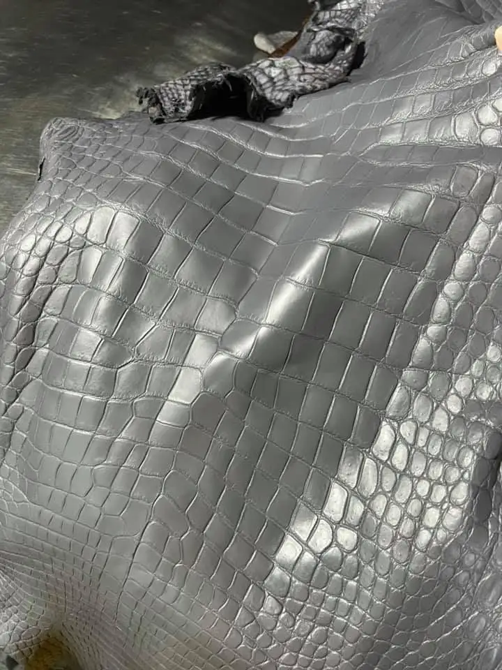 Высококачественные кожаные изделия топ 1 вьетнамские Необработанные шкуры из крокодиловой кожи для курток вьетнамская крокодиловая кожа аллигатора