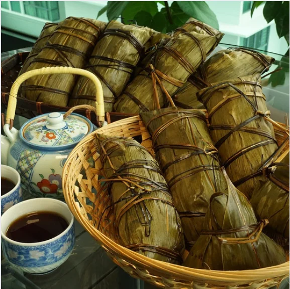 MECOFOOD Vietnam Cheap Price Glutinous Rice 5% Broken High Quality Ready to Export Packaging 5Kg Bags