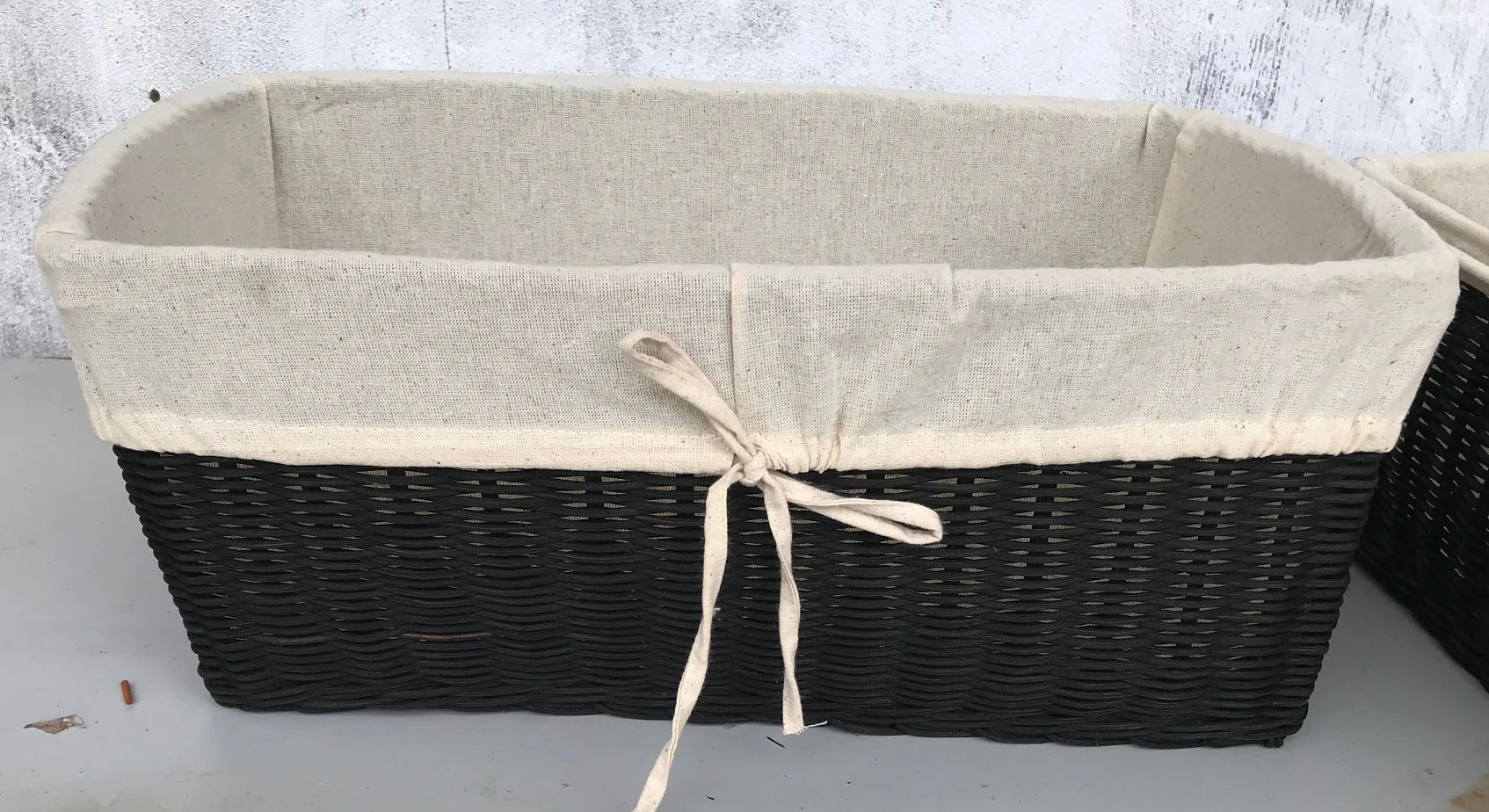  Лучшая цена одежда ручной работы Ротанговые черные темно-коричневые бамбуковые корзины с тканью