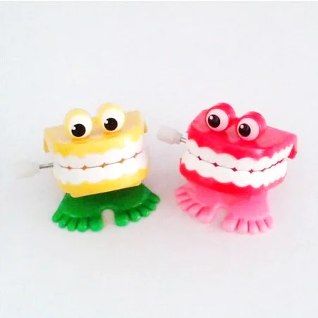 Wholesale Walking Jumping teeth Toy Wind Up Toys party favors pinata loot bag Gag