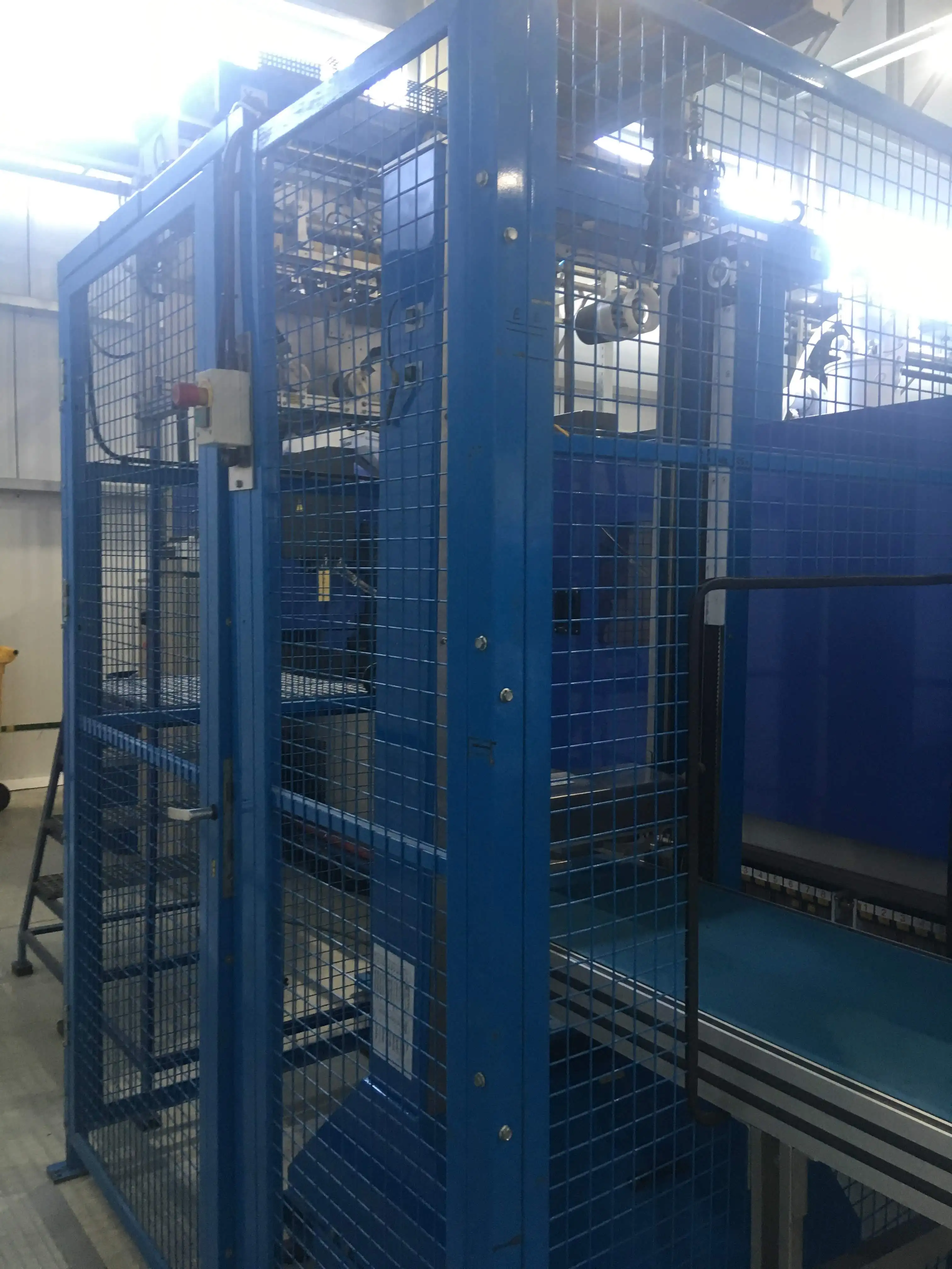 
Plastic bucket container Labeling Machine Sticker IML robot jar 