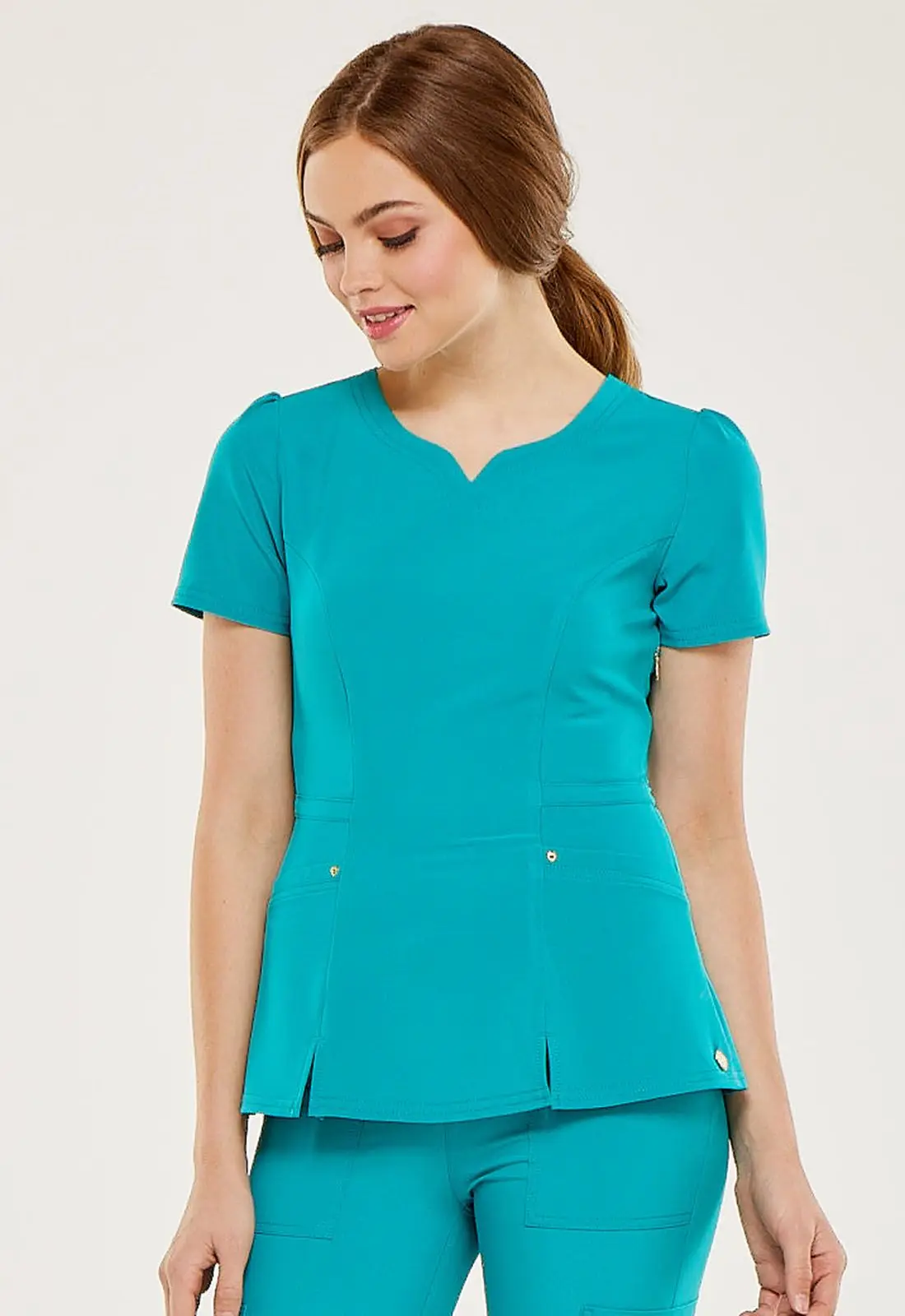 Fashionable Breathable Scrubs XS To 4XL 6XL OEM Wholesale High Quality Nurses Uniform Scrubs With Double Pockets New Design