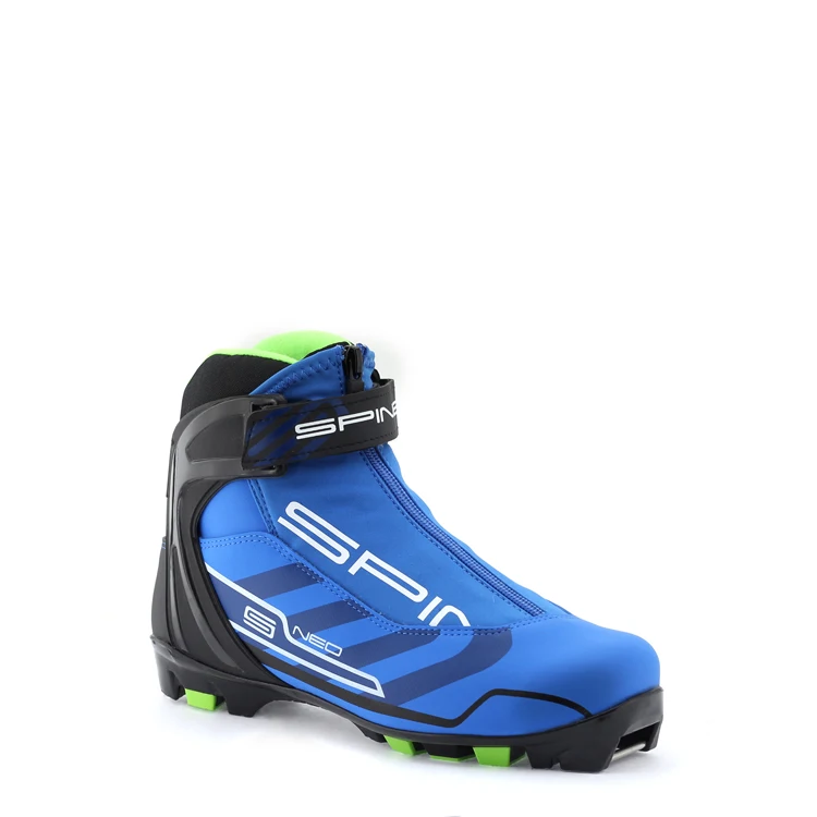 Advanced level ski shoes for combined style skiing, ski boots from manufacturer