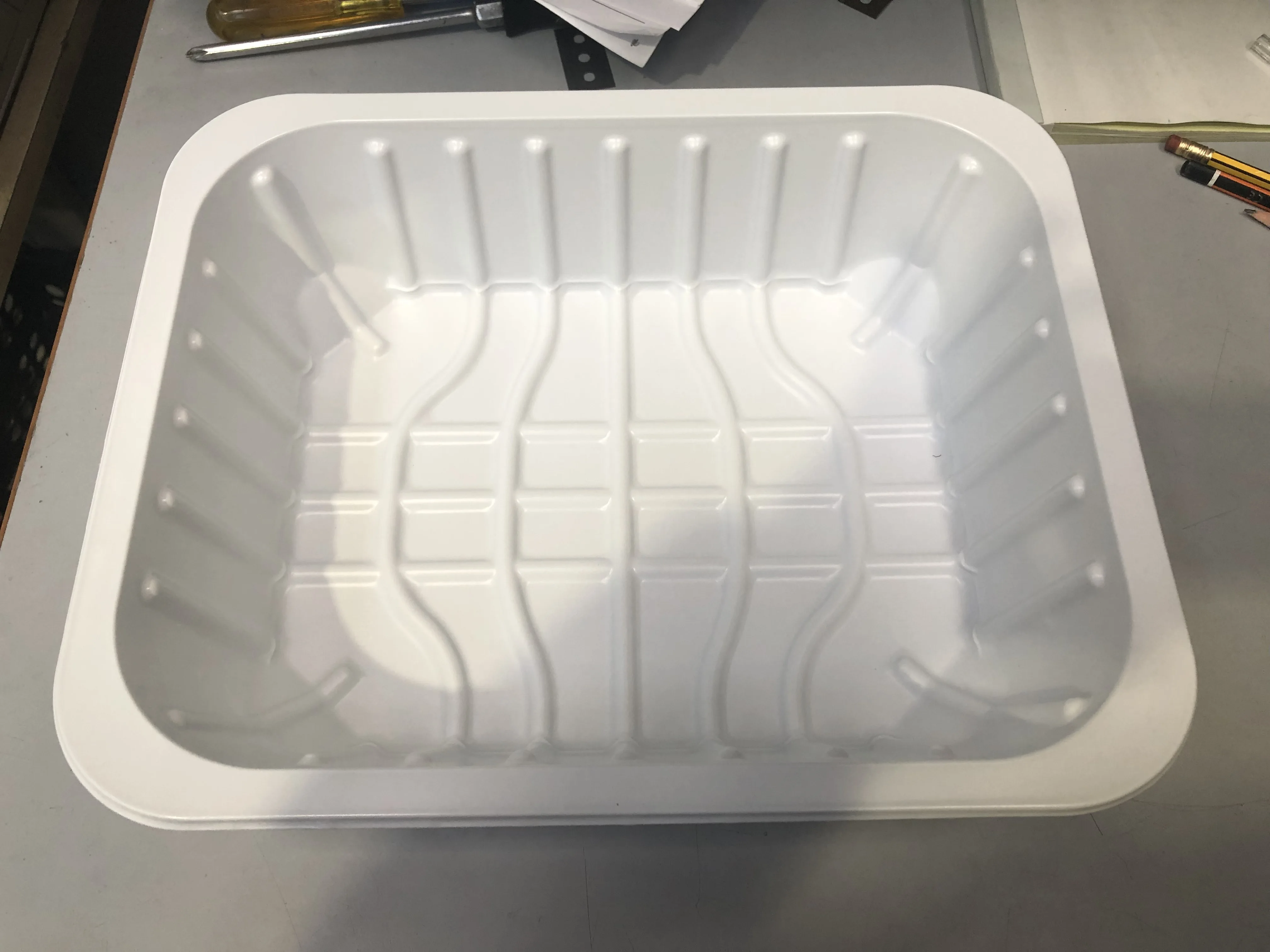 Vacuum Forming Plastic Tray Manufacturing PP PET Plastic Vacuum Tray Disposable Plastic Food Tray