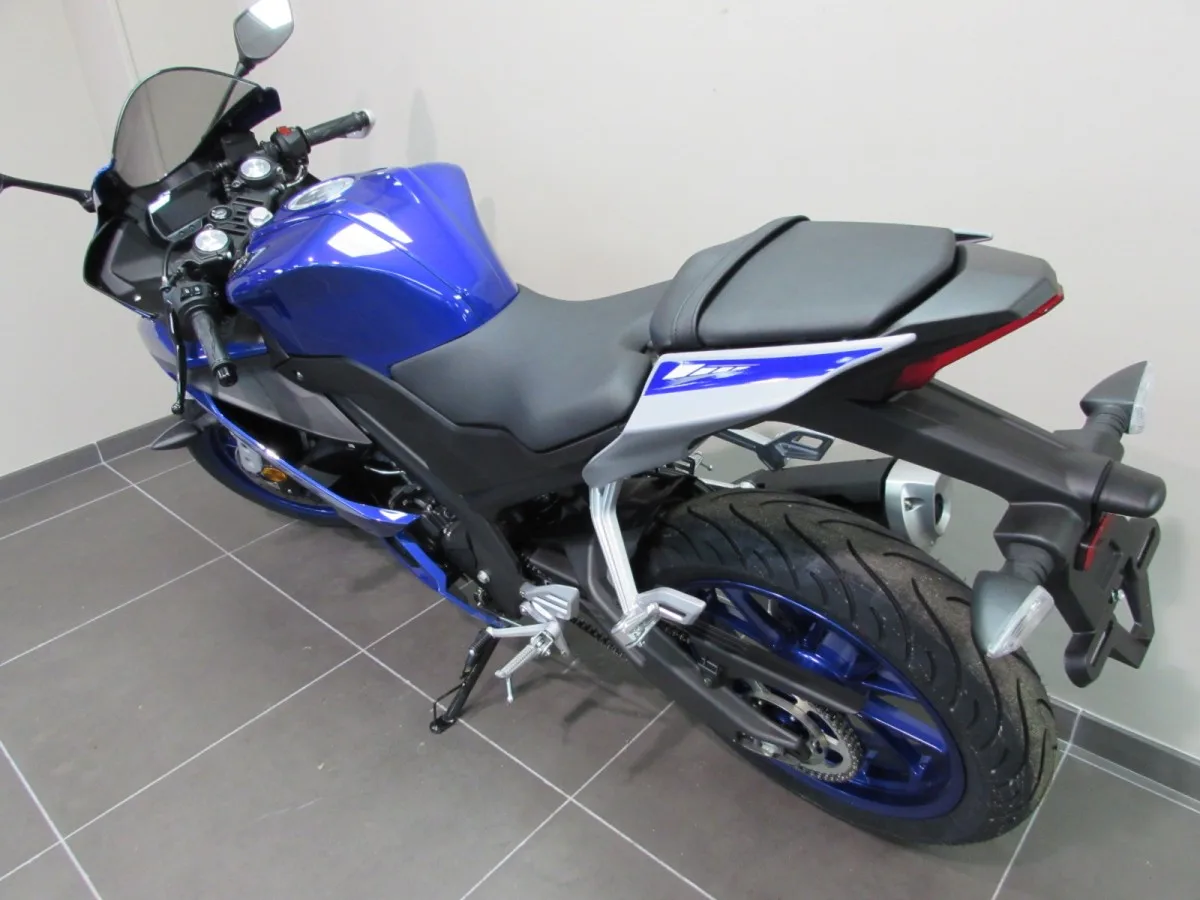 125cc Engine High-tech Engine 2021 YZF-R125 Super Sports Motorbikes for Sale - Road Legal On-Time Delivery