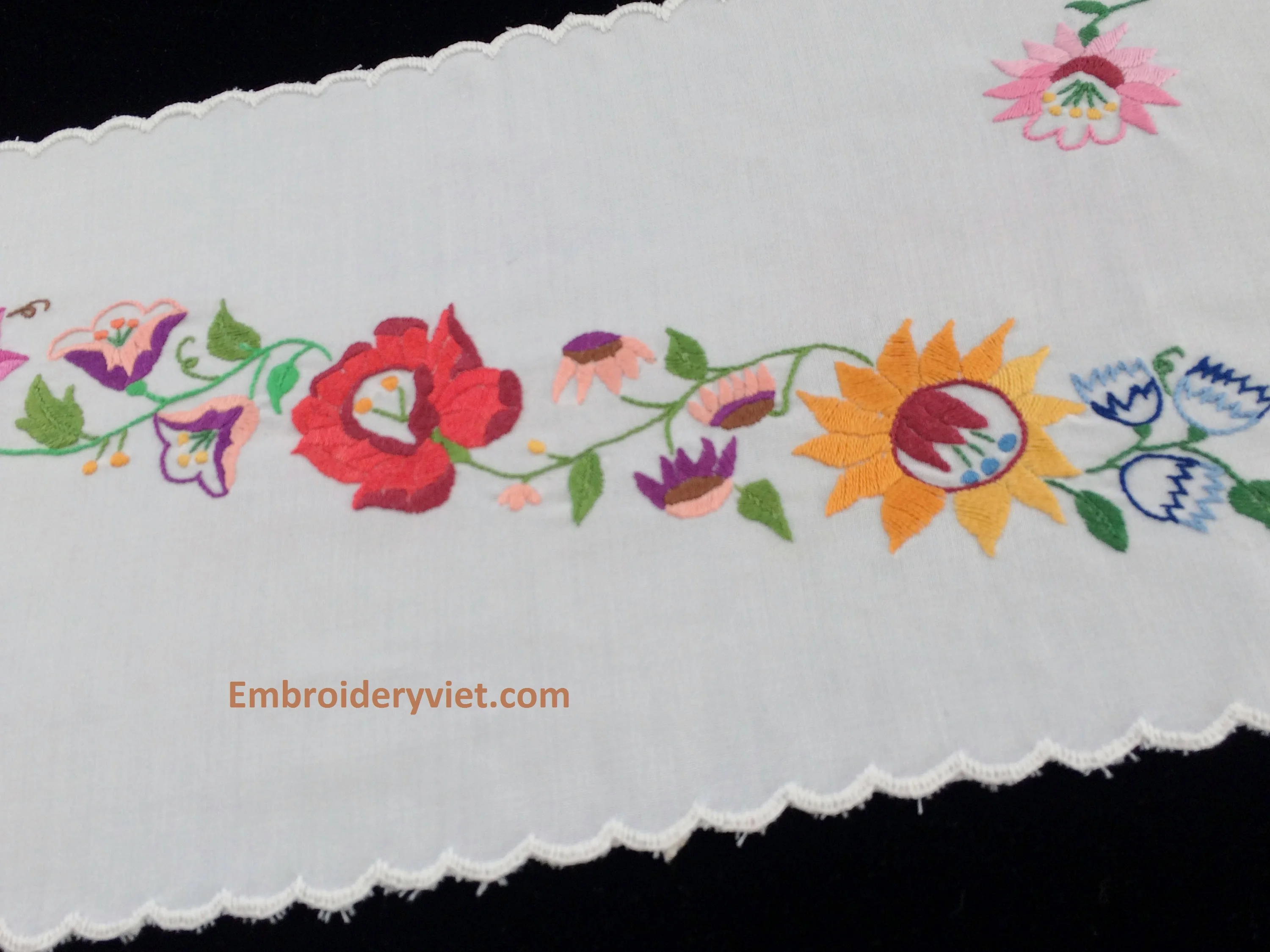 
Hand Embroidery Table Runner 