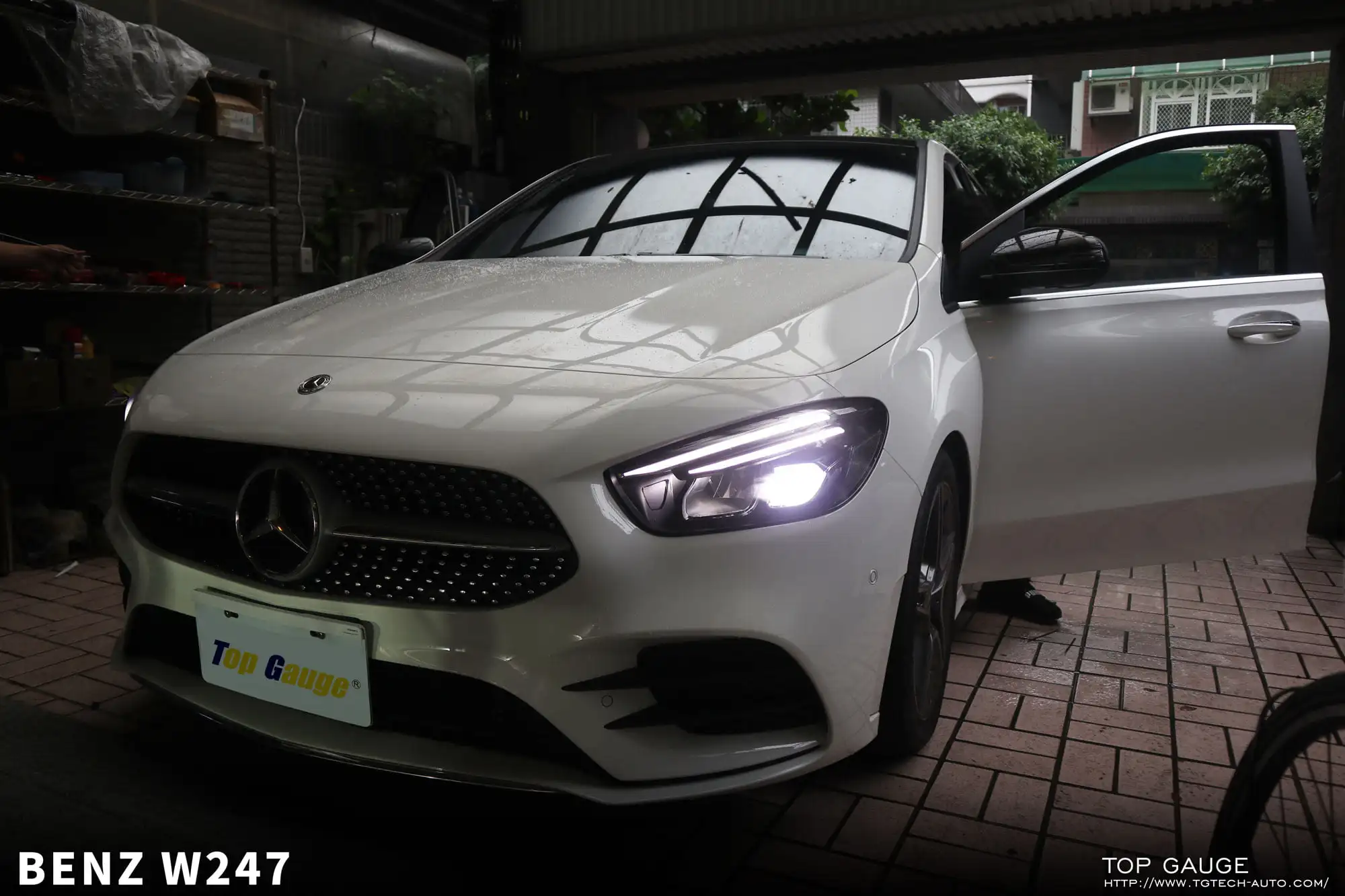 
52mm RHD A Pillar Gauge Pod compatible with Mercedes Benz B Class W247 B180 