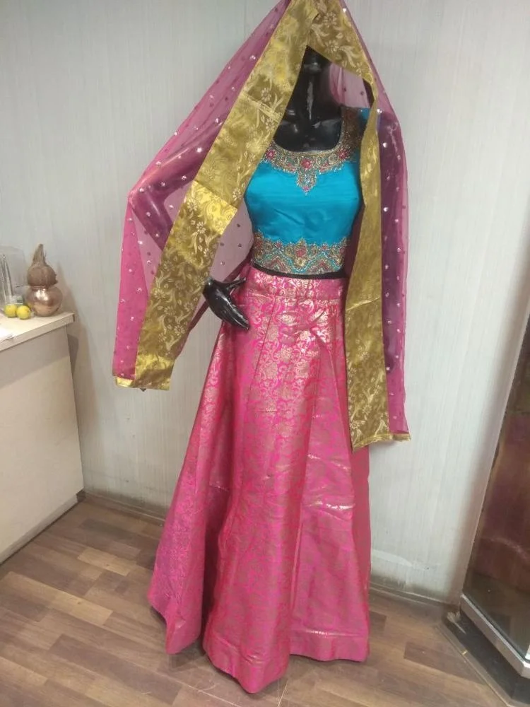 Bollywood Fashion Clothing ~ Bridal Bollywood Wear Outfit ~ Indian Wedding  Lehenga
