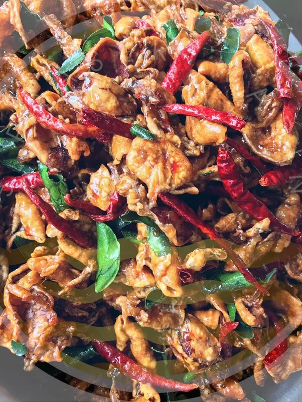  Три ароматизированных глубоких жареных кальмара