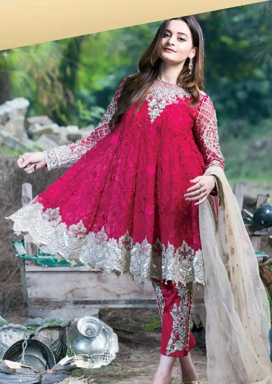 Модные дизайнерские индийские пакистанские костюмы из 3 частей доступны по оптовой цене.