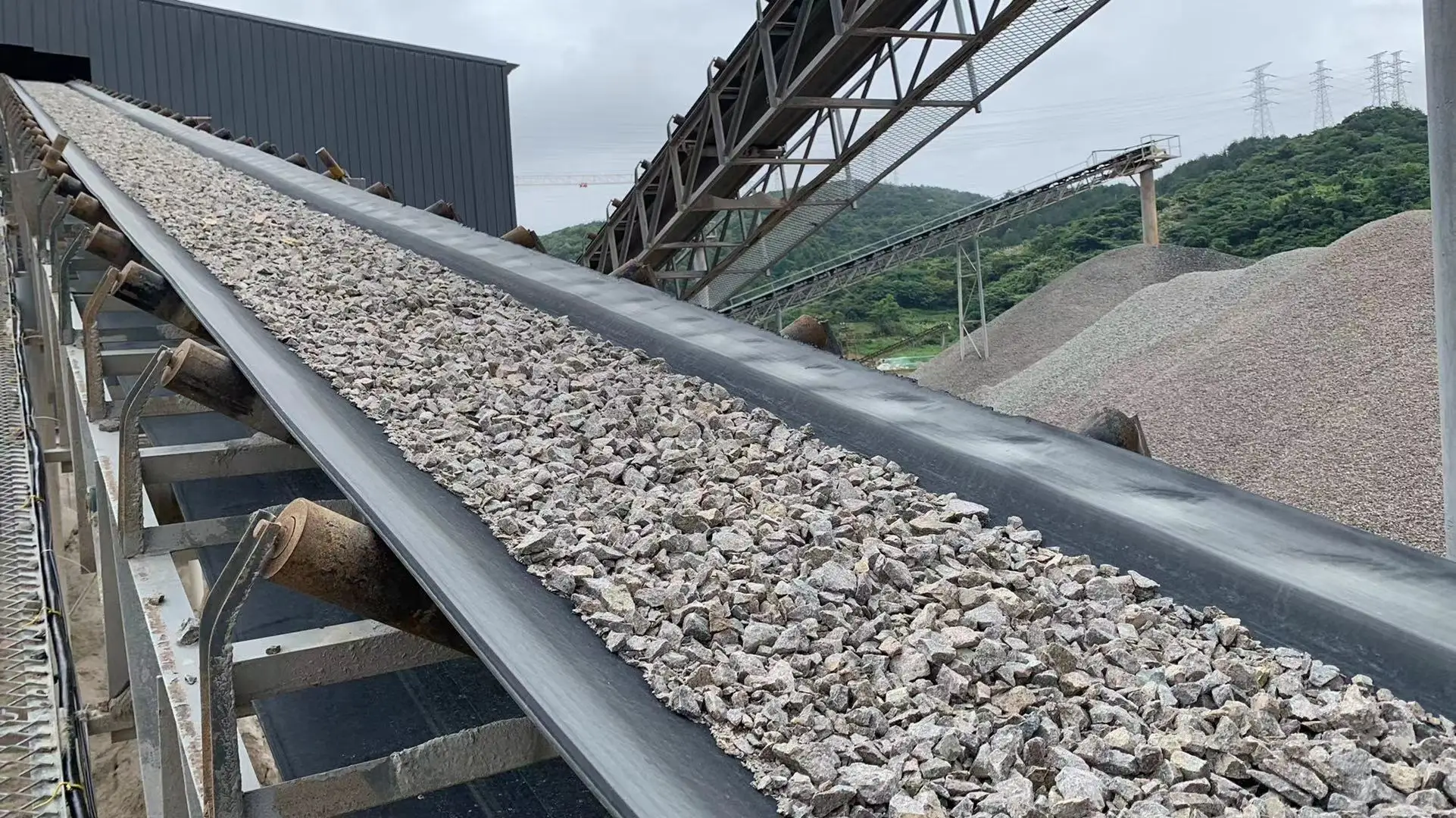 High Carbon Vibrating Screen Mesh