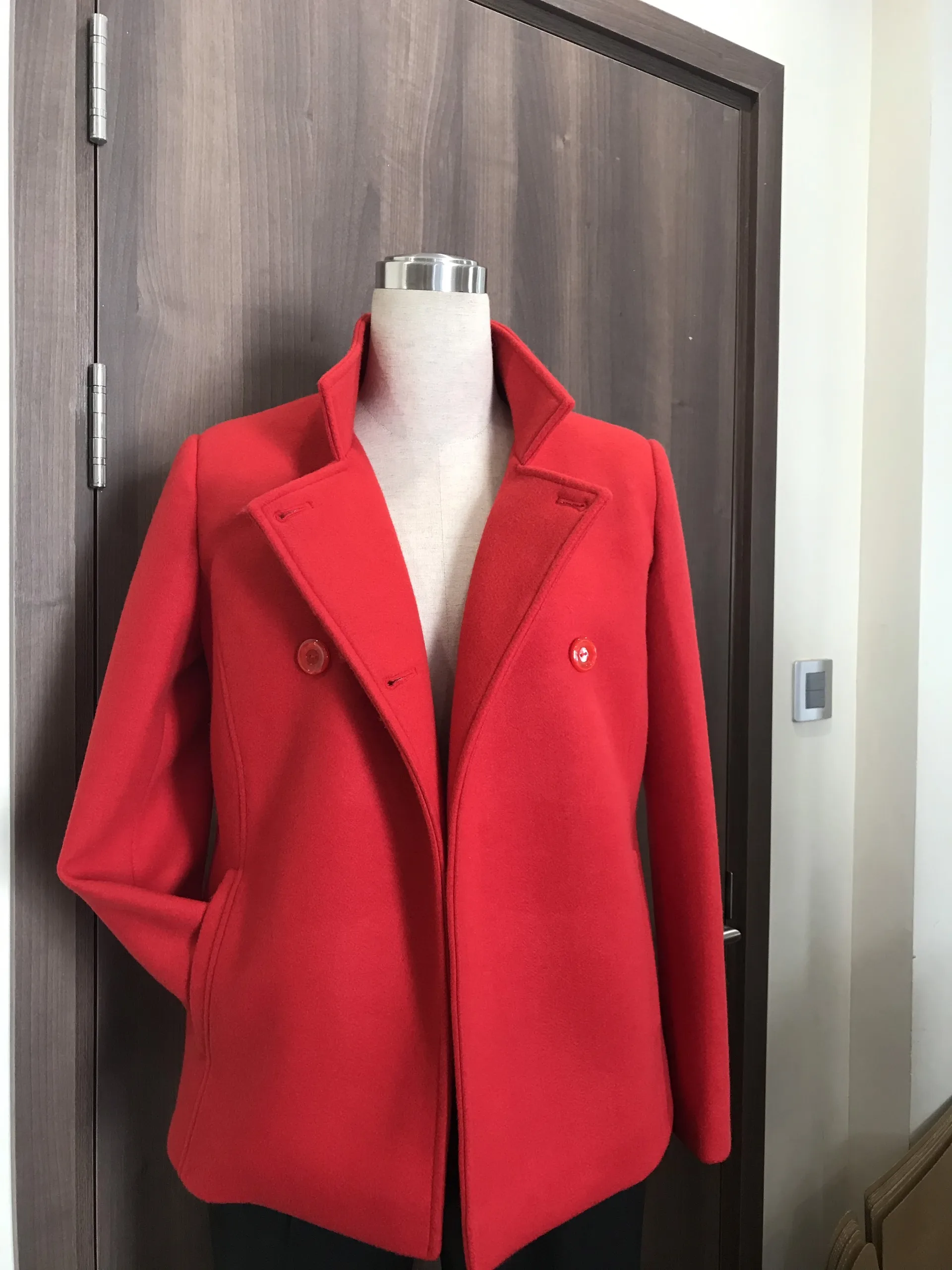 2021 Winter Collection Young Style Button Formal Casual Decorated Pockets Double Breasted Red Color Ladies Trench Coat for women