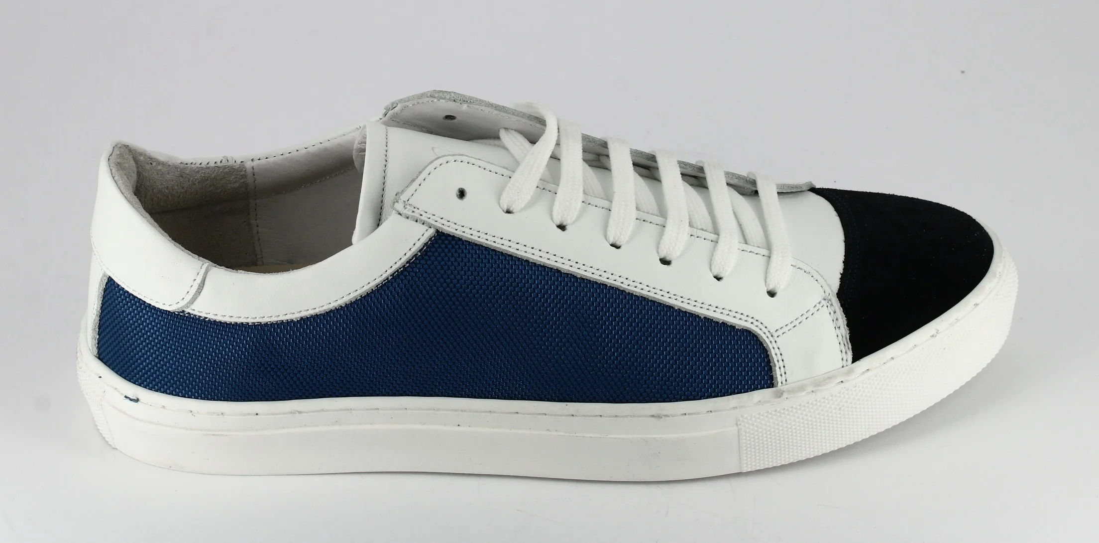 CLASSIC STYLE SNEAKERS WITH POLYESTER FABRIC APPLICATION