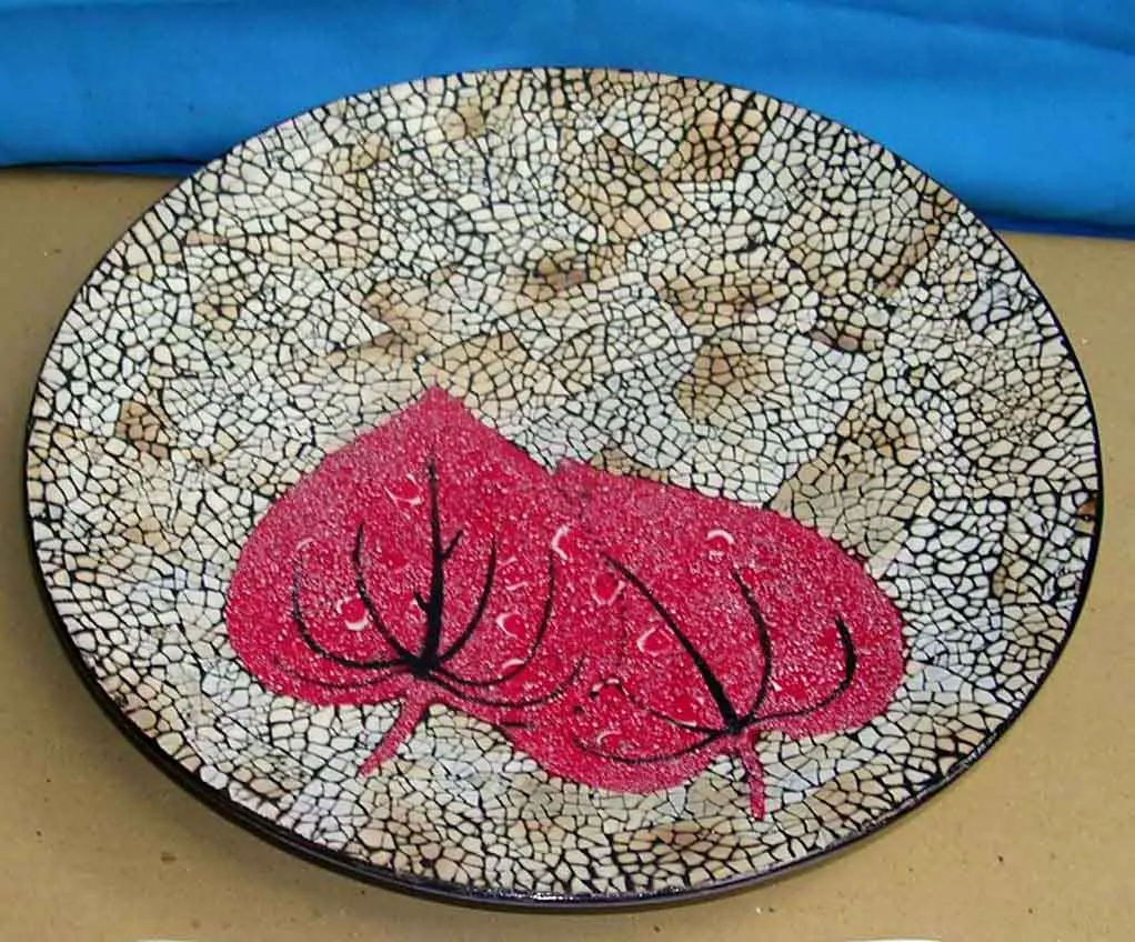 
Round egg-shell lacquer plate with egg-cell finishing 