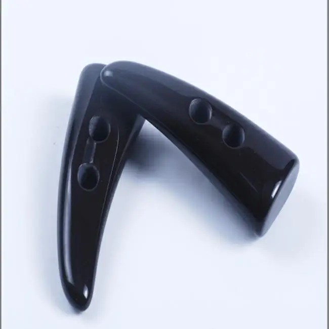 Fasion coat toggle buffalo horn button
