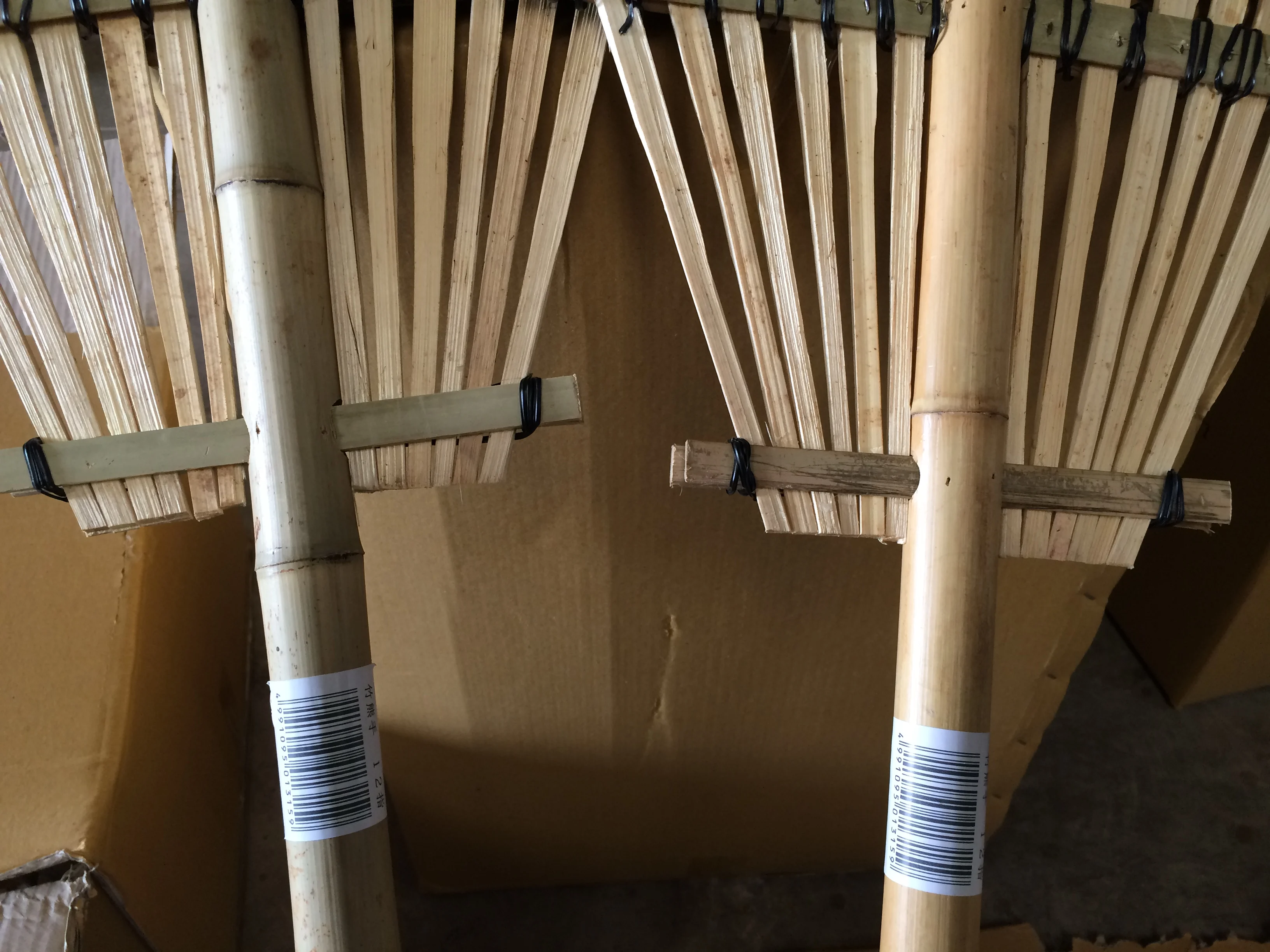 Бамбуковые грабли экологически чистые биоразлагаемые вьетнамские ремесла для японских фермеров уборки на открытом воздухе в саду