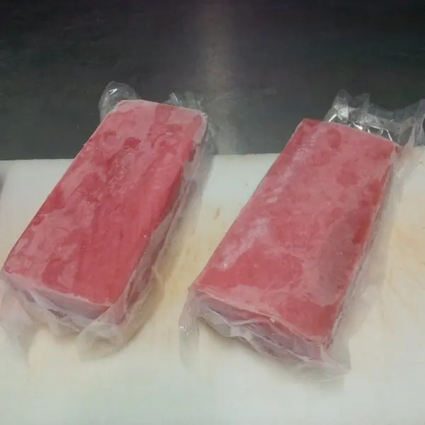 Yellowfin Tuna Saku  Product for Sashimi and Shushi // Contact Helen - Whatsapp +84 388 130 303