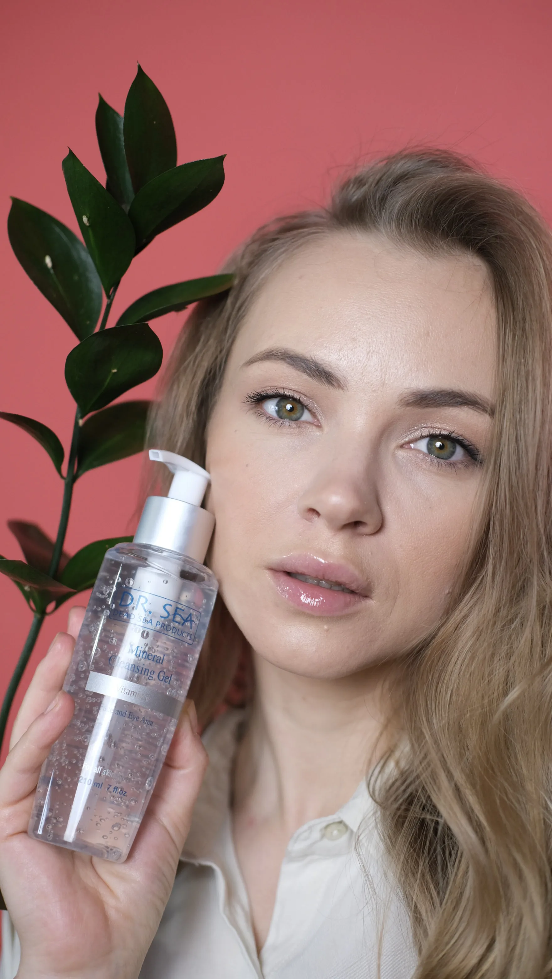 Mineral Cleansing Gel for Face & Eye Area with Vitamin E by Dr. Sea Cosmetics - Dead Sea Products - Free samples - 210ml/7 oz.