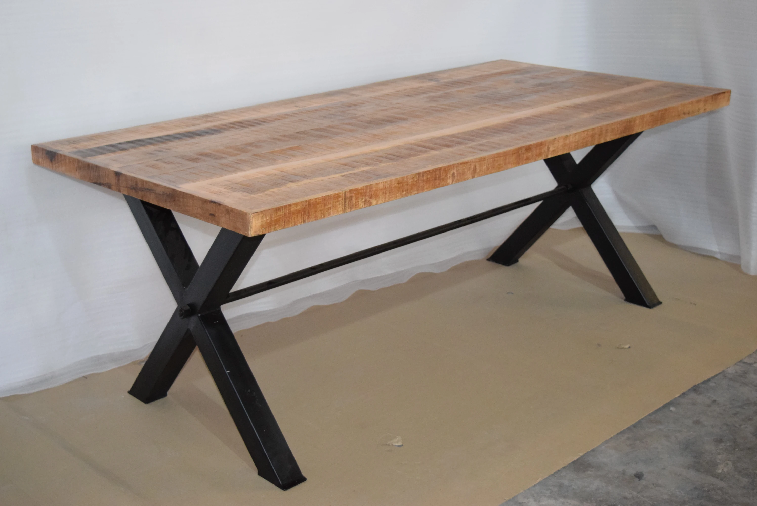 Top Quality Industrial Modern Style Solid Wooden Top and Iron Base X Shape Design Legs Dining Table for Home Hotel Restaurant