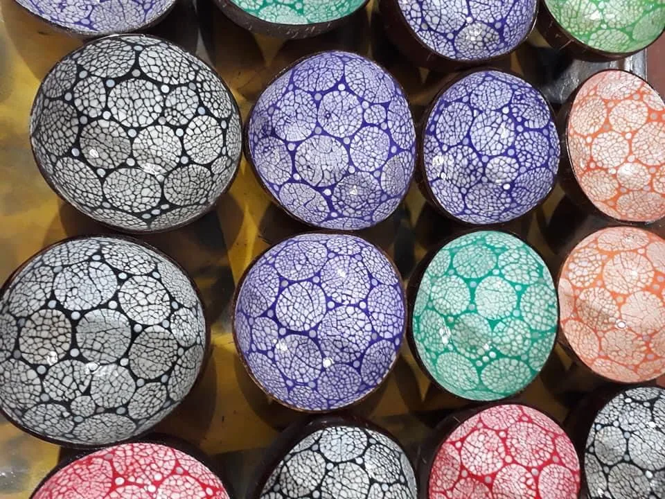 Вьетнамская чаша из кокосовой скорлупы с перламутровой