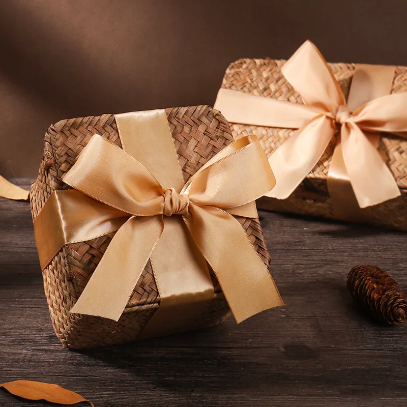 Hand Woven Straw Handmade Holiday Christmas Eco Friendly Packaging Hamper Wicker Packing Gift Boxes