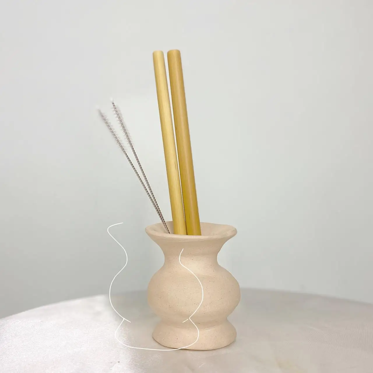 
 Оптовая продажа из Вьетнама, Высококачественная Органическая Бамбуковая бутылка для напитков, логотип под заказ с очищающей щеткой, 27 см  