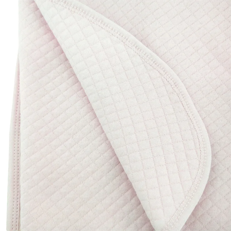 2021 Soft High Quality moving hooded quilt for infant  3-layer 255g 100% Cotton Baby animal hooded blanket with cute pattern