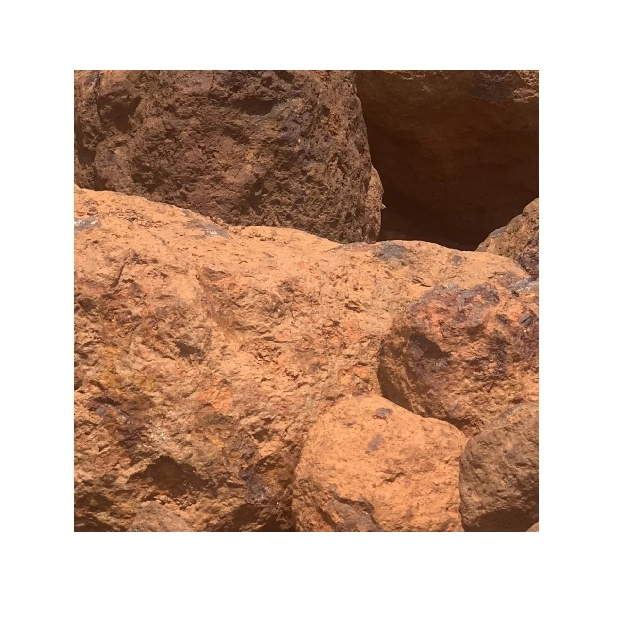 Cheap Price Normal Super best Good 10 - 50 mm Concentrate Metallurgy Minerals 62% To 70% Pyrites Iron Ore From Laos